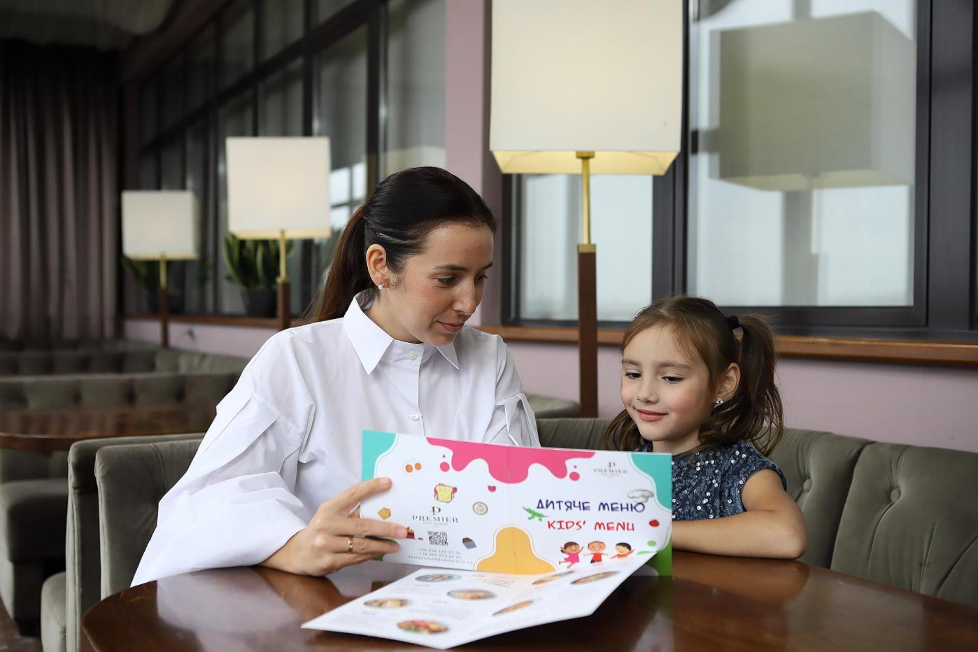 โรงแรมพรีเมียร์ ดนิสเตอร์ ลวีฟ ภายนอก รูปภาพ
